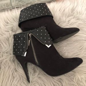 LIKE NEW KELLY & KATIE BOOTIES